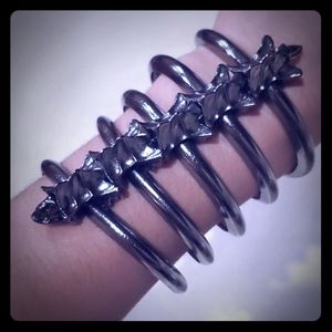 NWOT Spine Bracelet